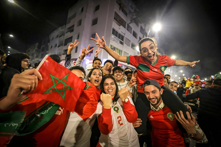 Mar de júbilo inunda calles marroquíes por pase a semifinales Radio