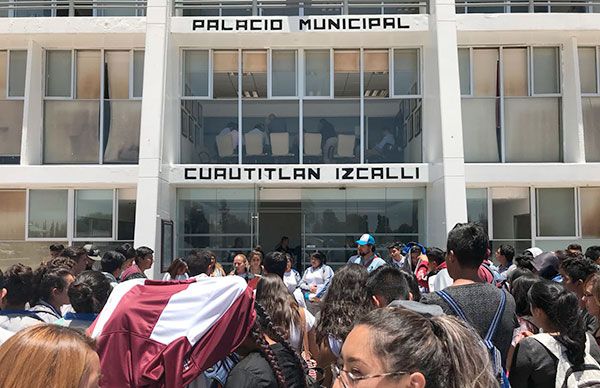 Estudiantes demandan mejoras a su escuela en Cuautitlán Izcalli