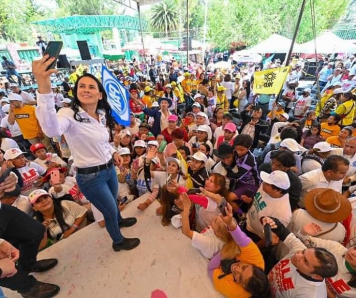 Alejandra en Neza 2