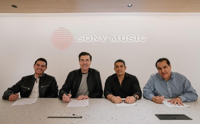 FIRMA M4 RECORDS (Manolo Cuevas, Roberto López, Víctor García, Manuel Cuevas)