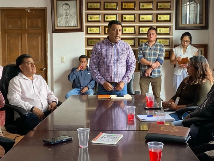 asume-luis-enrique-valencia-venegas-el-cargo-de-presidente-municipal-por-ministerio-de-ley-en-atlautla2
