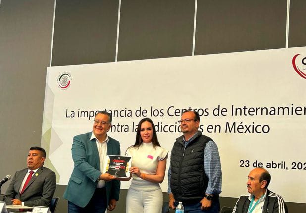 esmeralda-vallejo-martinez-presenta-ponencia-en-el-senado-sobre-resultados-en-el-combate-a-las-adicciones-en-el-municipio-de-ecatepec