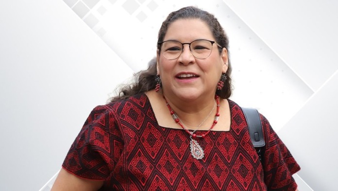 lenia batres