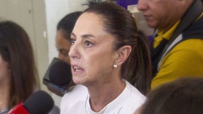 claudia enojada