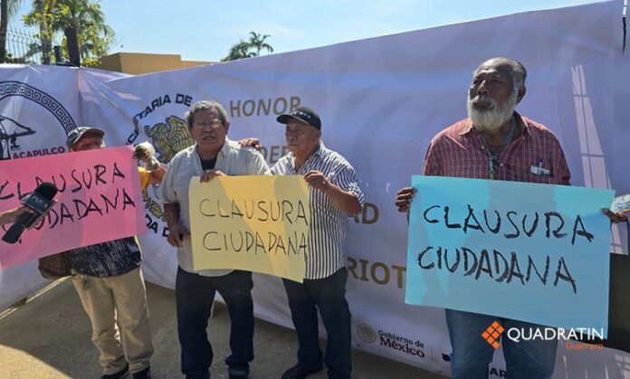 Clausuran-ciudadanos-el-Jardin-del-Puerto-Acapulco-rechazan-comercios2-1160x700